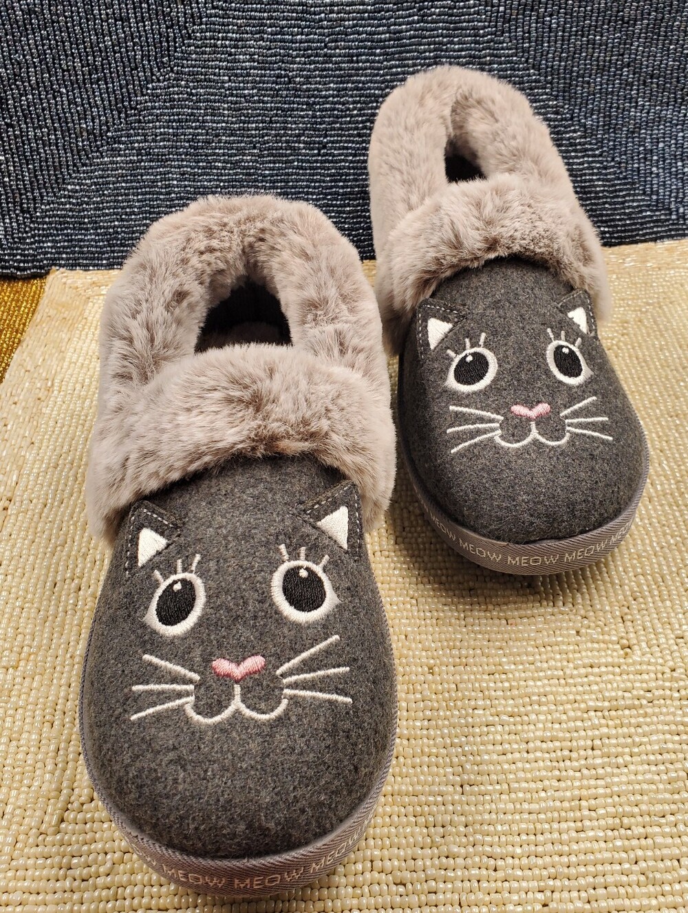 Bobs Skechers 114803 Women SZ 5 Cat Design Gray Slipper Moccasin Faux Fur (C8)**
